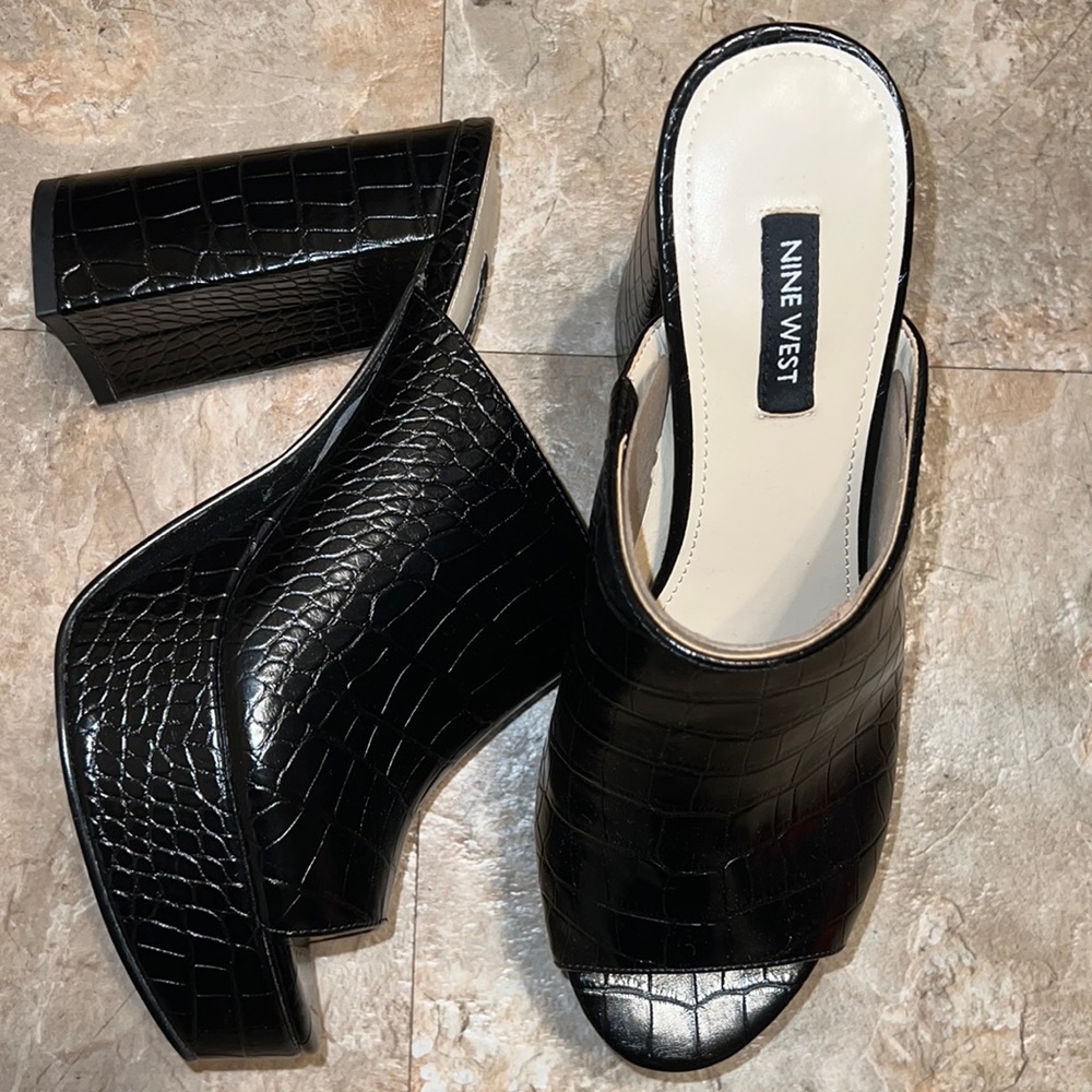 Heeled mules